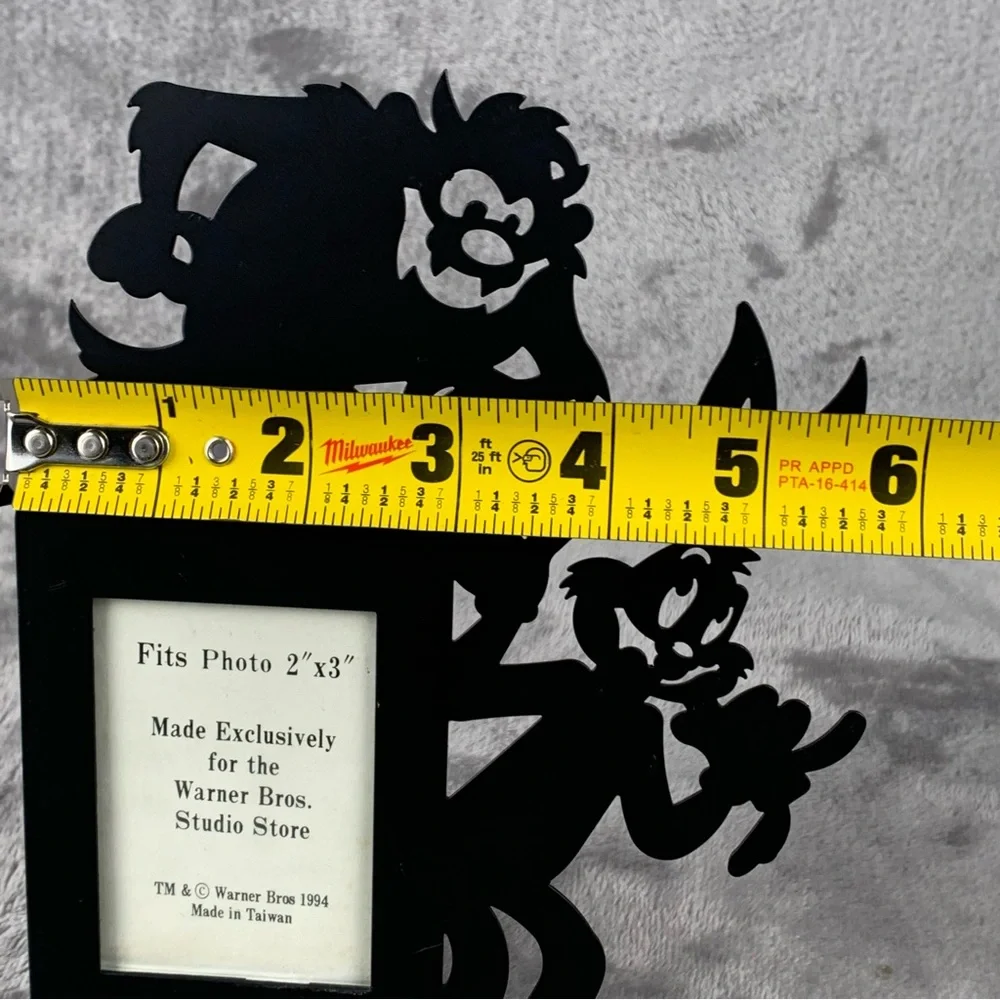 Vintage 1994 Warner Bros‎ Looney Tunes Silouette Black Cut Metal Picture Frame